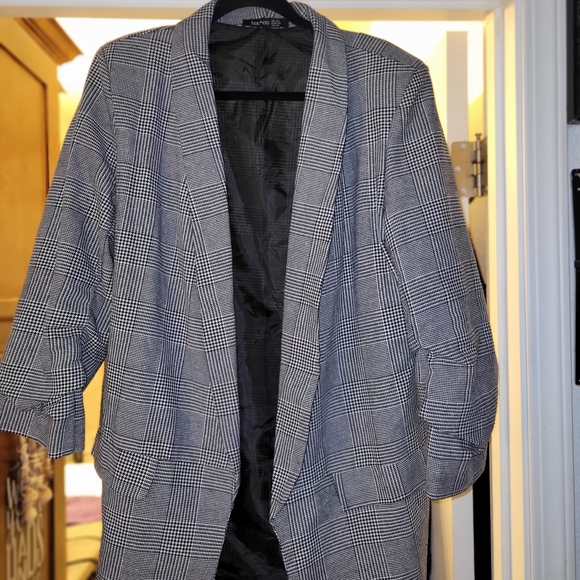 Boohoo Plus Jackets & Blazers - Boohoo Plus Black and White Plaid Blazer